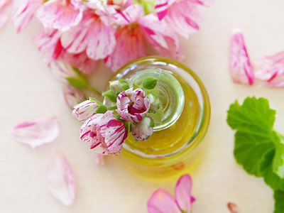 Naturalne olejki do twarzy w demakijażu