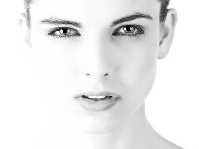 Składniki kosmetyków a zatykanie porów skóry - co musisz wiedzieć?