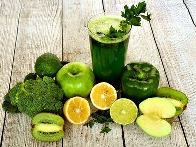 Wolne rodniki tlenowe, antyoksydacja - co oznaczają te pojęcia i czemu mają tak silny związek z naszą skórą?